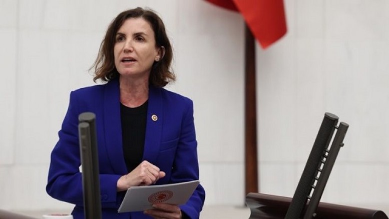 EMEKLİLER CHP’Lİ VEKİL ALİYE COŞAR’A İLHAM VERİYOR !