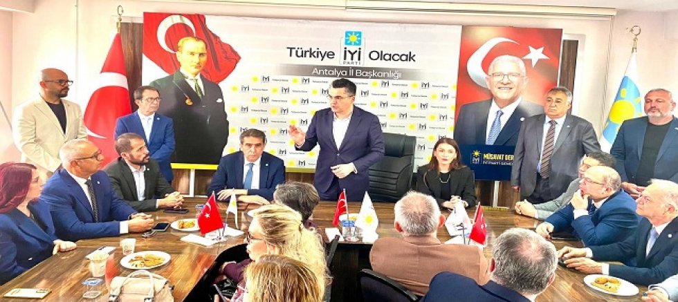 İYİ PARTİ GENEL BAŞKAN YARDIMCISI BURAK DALGIN ANSİAD IN DAVETLİSİ OLARAK ANTALYA’DA 