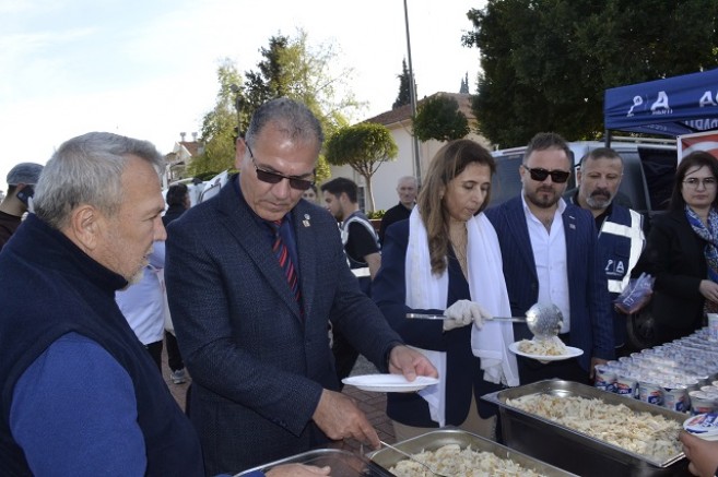 MANAVGAT’TA Muhsin Yazıcıoğlu ANISINA PİLAV VE AYRAN İKRAMI