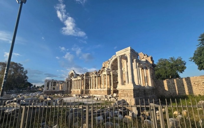 SİDE CAZİBE MERKEZİ HALİNE GETİRİLİYOR