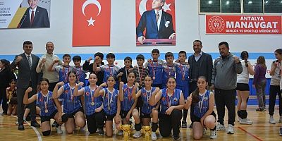 Voleybol Küçük Kızlar ve Erkekler Müsabakaları Tamamlandı